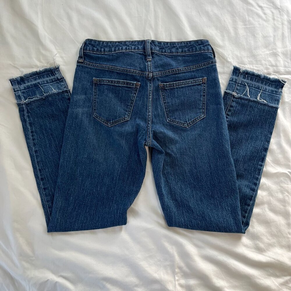 Universal Thread Mid Rise Boyfriend Dark Wash Skinny Fringe Hem Jeans | Size 24 - Picture 5 of 6
